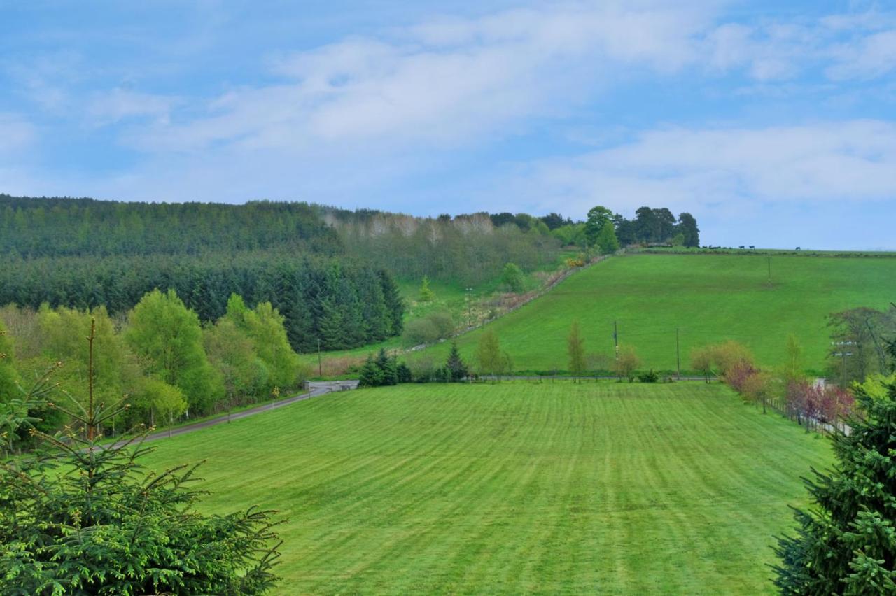 Stunning - Cinema, Games & Hot Tub Inverurie