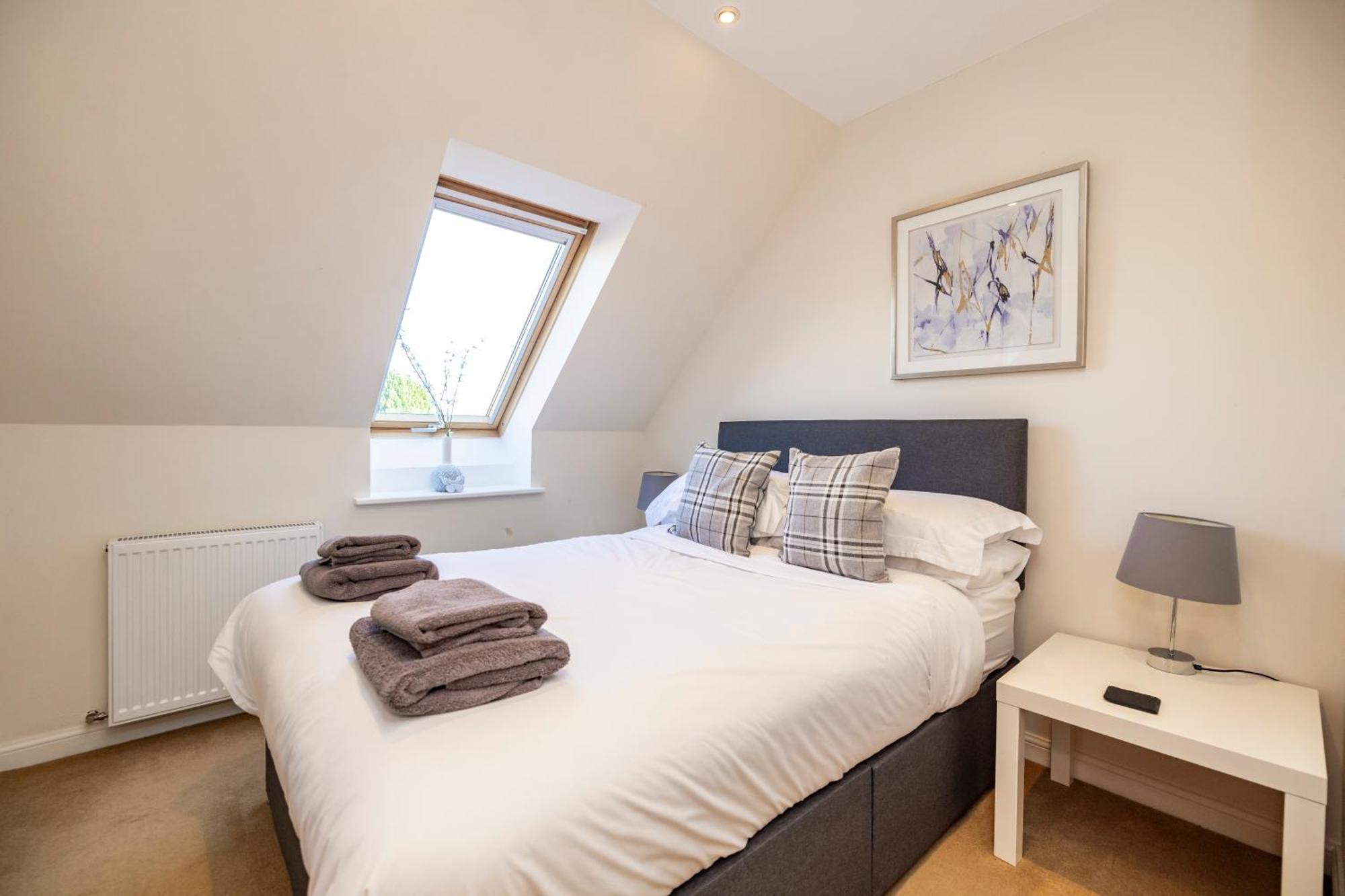 Stunning - Cinema, Games & Hot Tub Apartment