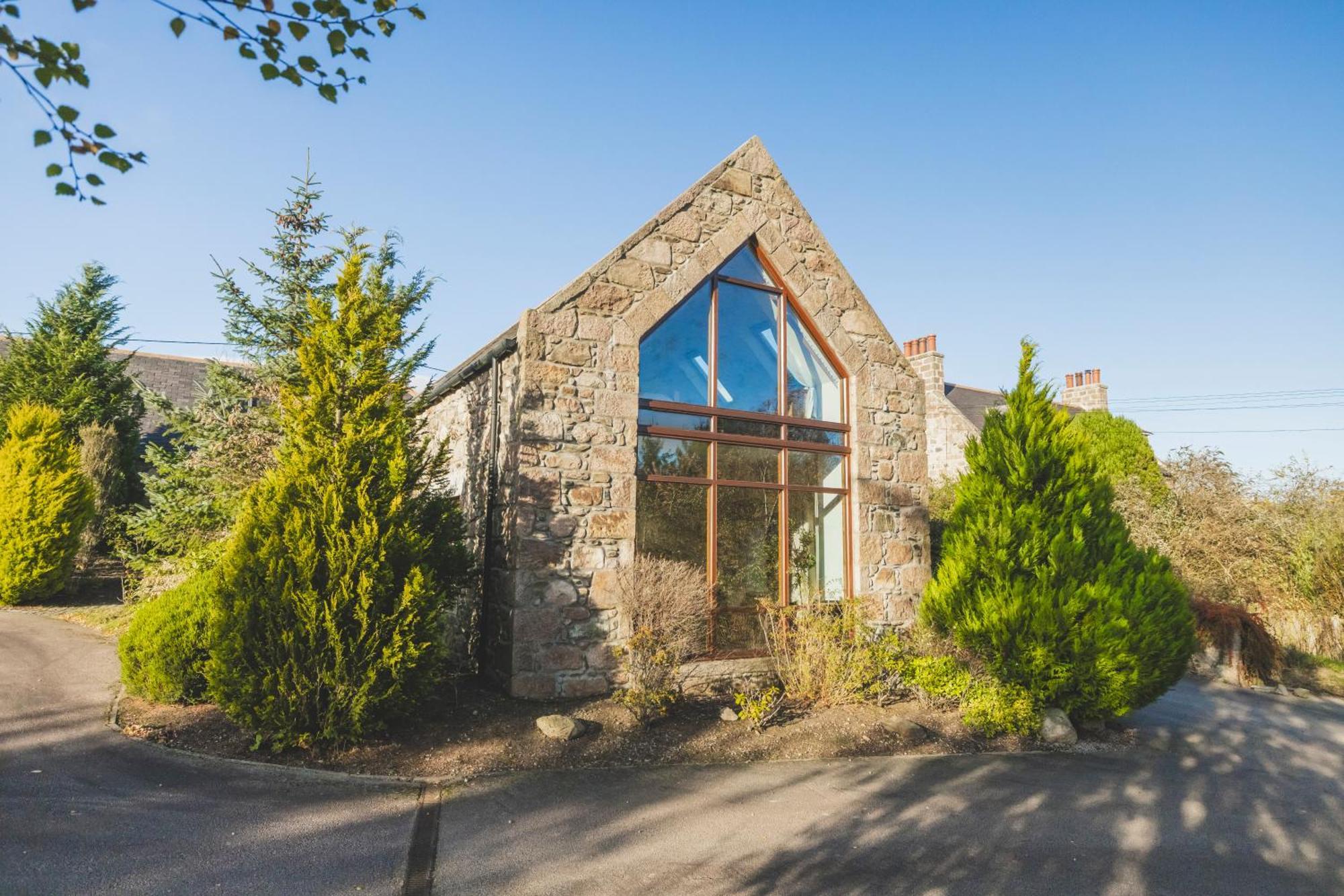 Stunning - Cinema, Games & Hot Tub Apartment Inverurie