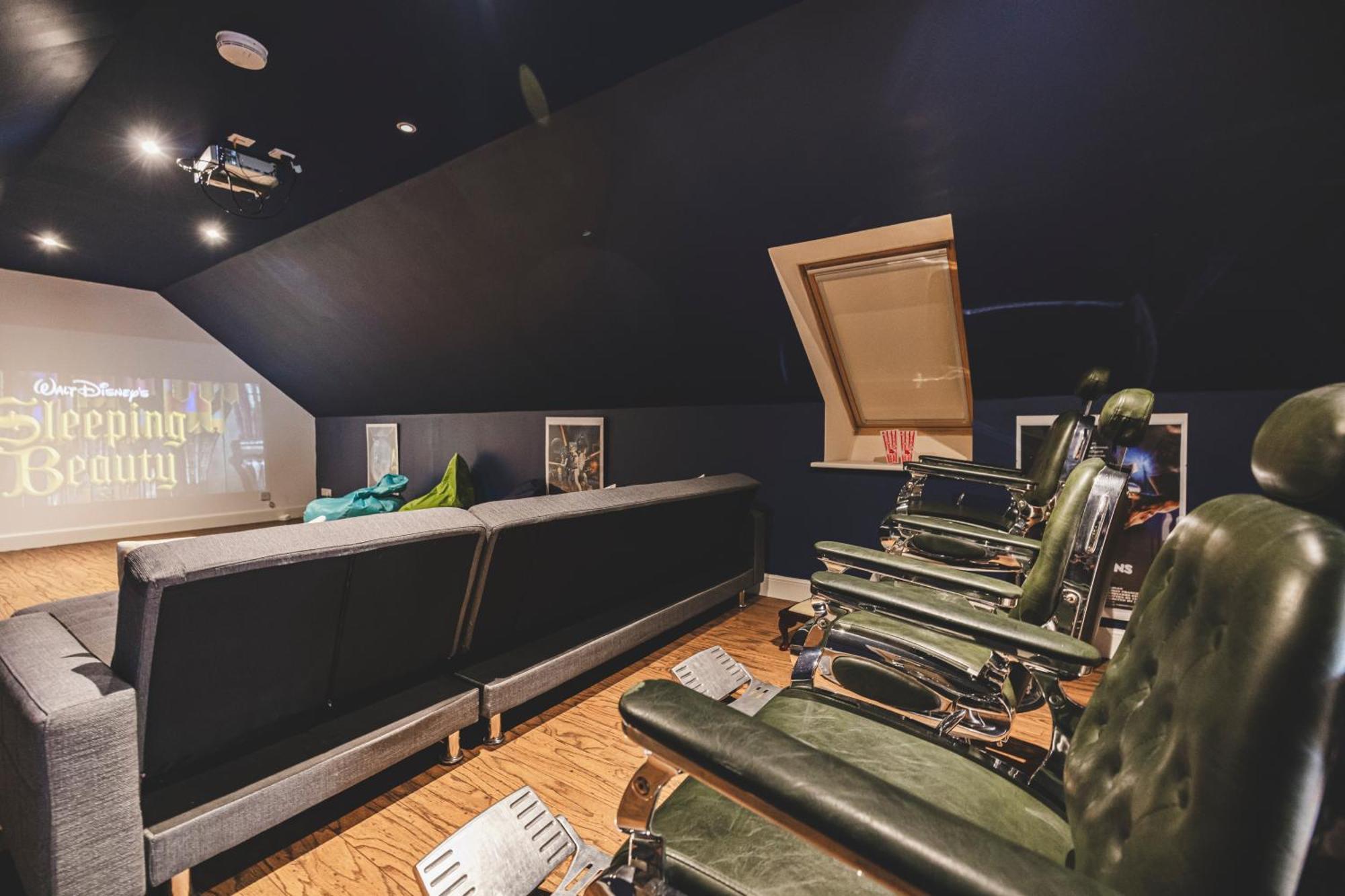 Apartment Stunning - Cinema, Games & Hot Tub Inverurie