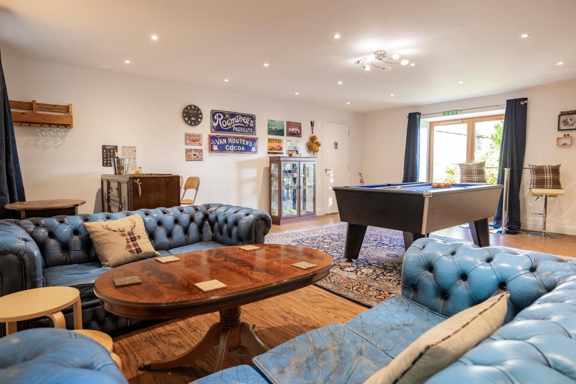 Stunning - Cinema, Games & Hot Tub Apartment *