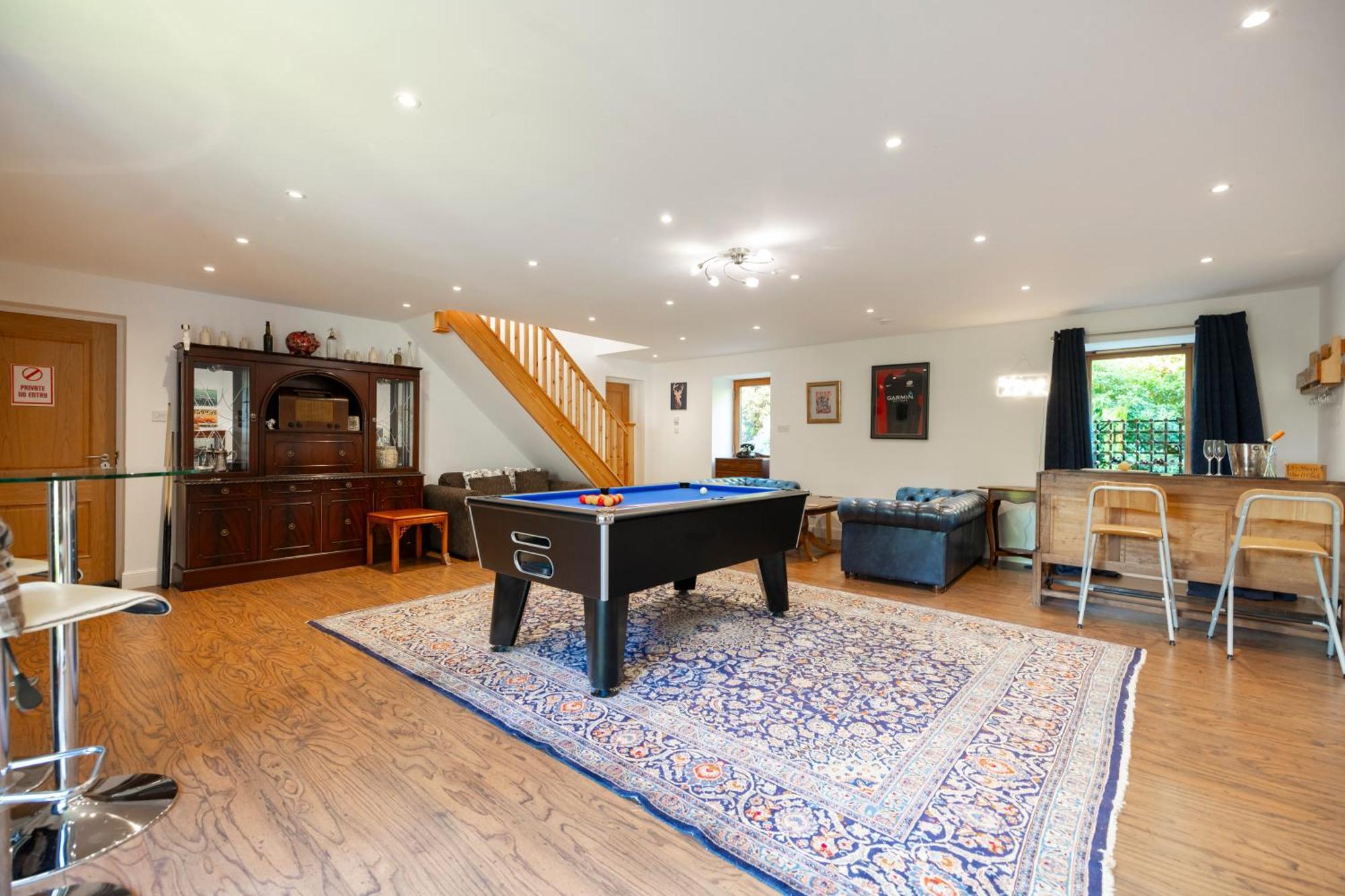 Stunning - Cinema, Games & Hot Tub Apartment