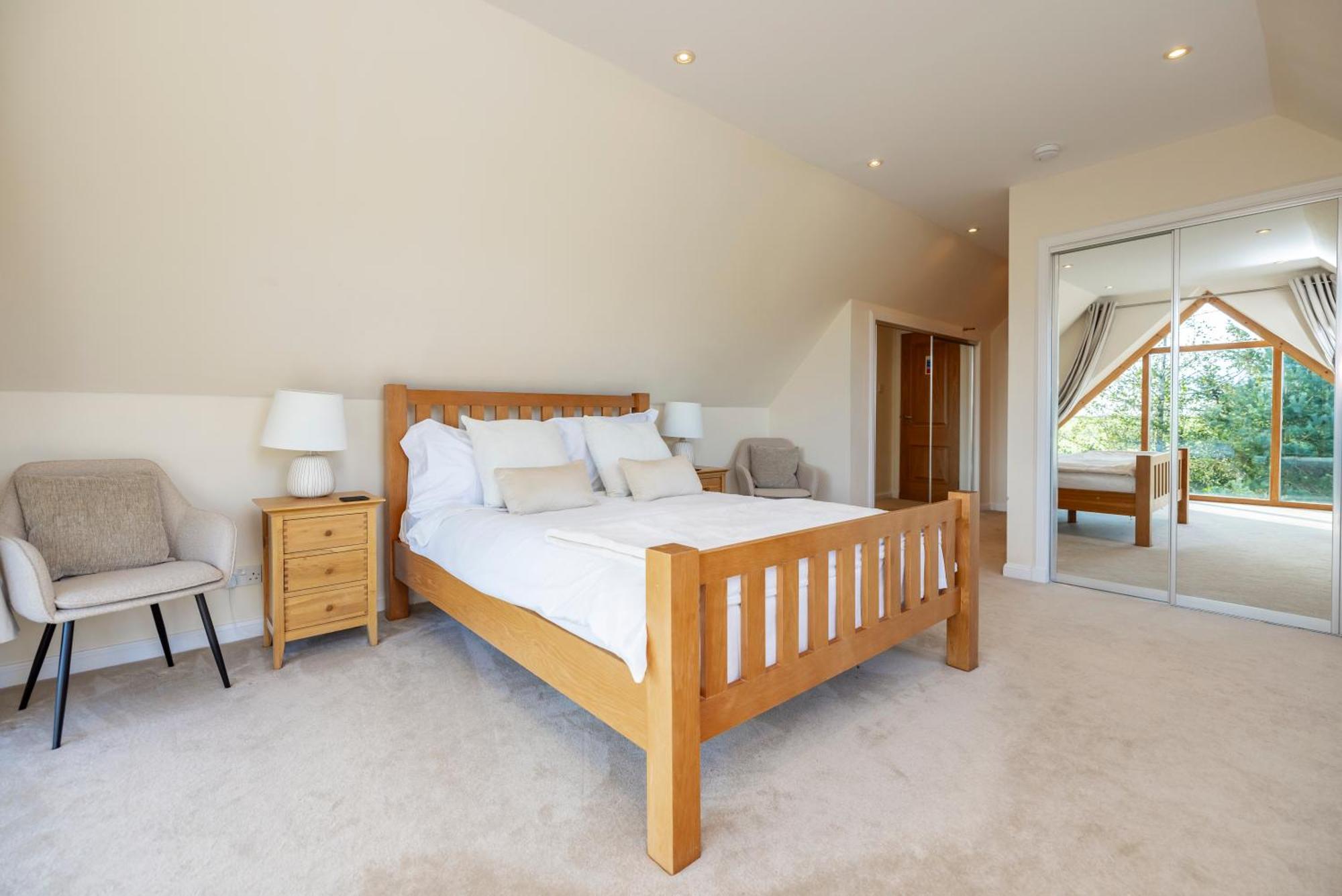 Stunning - Cinema, Games & Hot Tub Inverurie