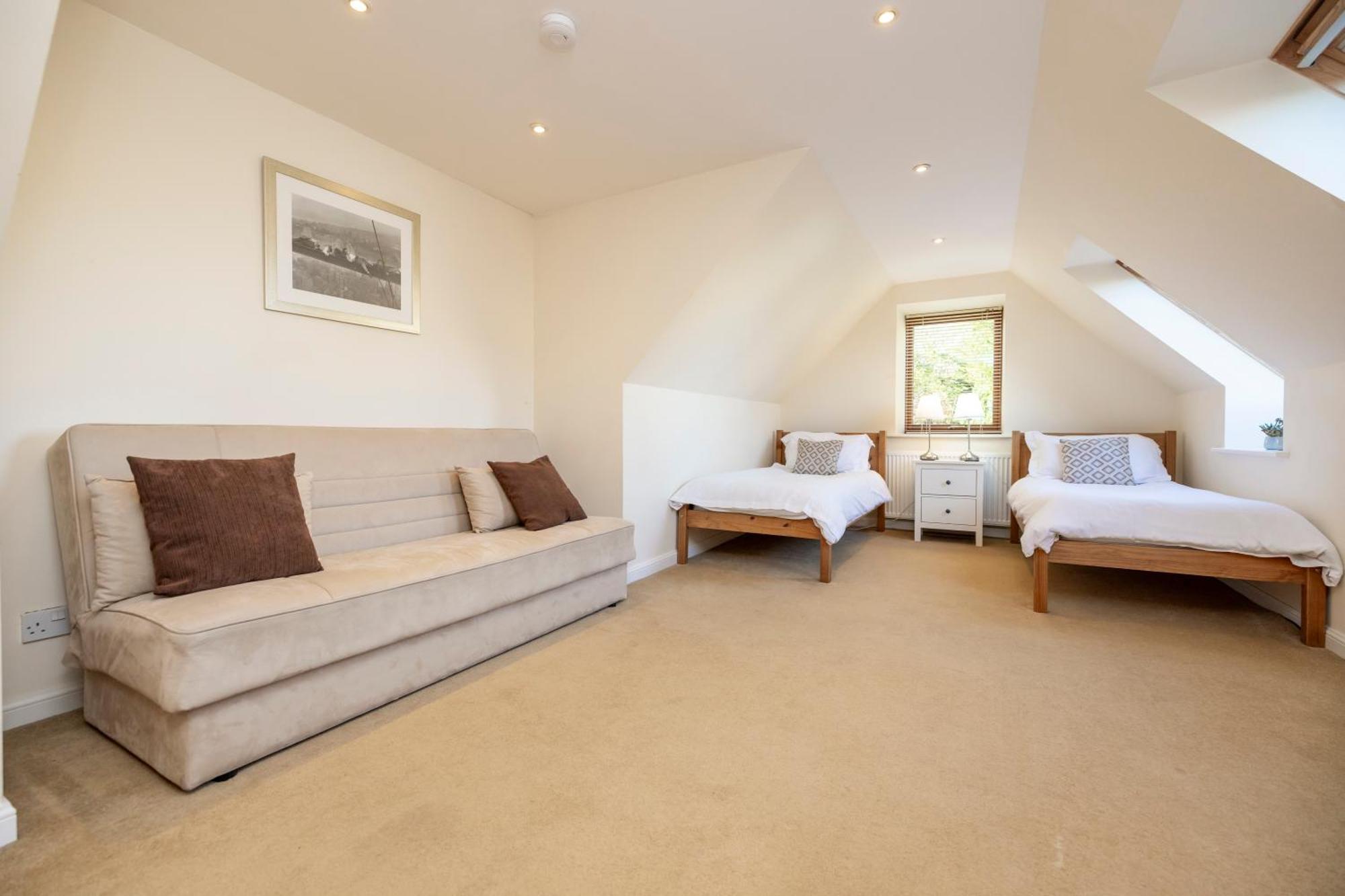 Stunning - Cinema, Games & Hot Tub * Inverurie