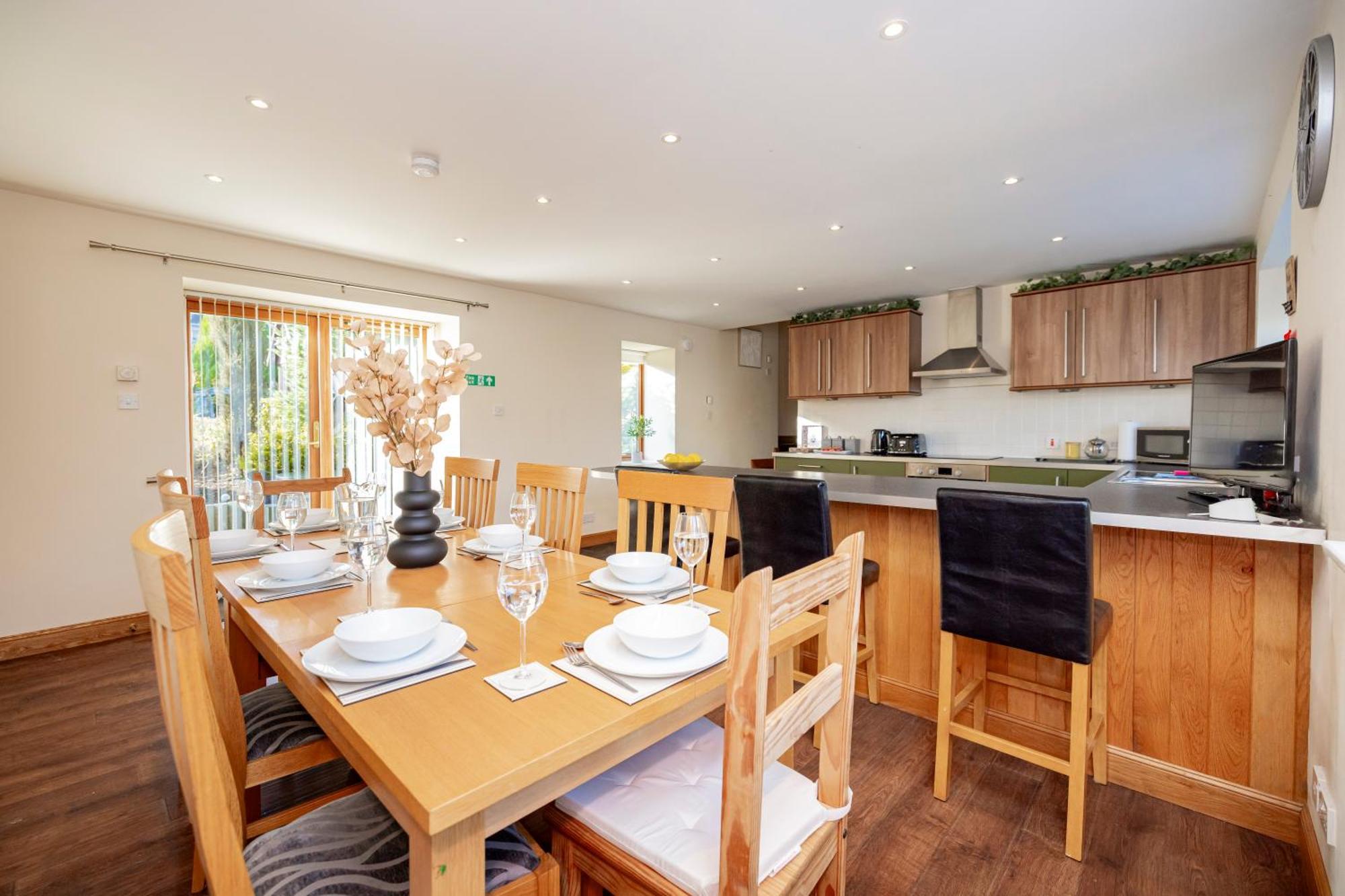 Stunning - Cinema, Games & Hot Tub Apartment Inverurie