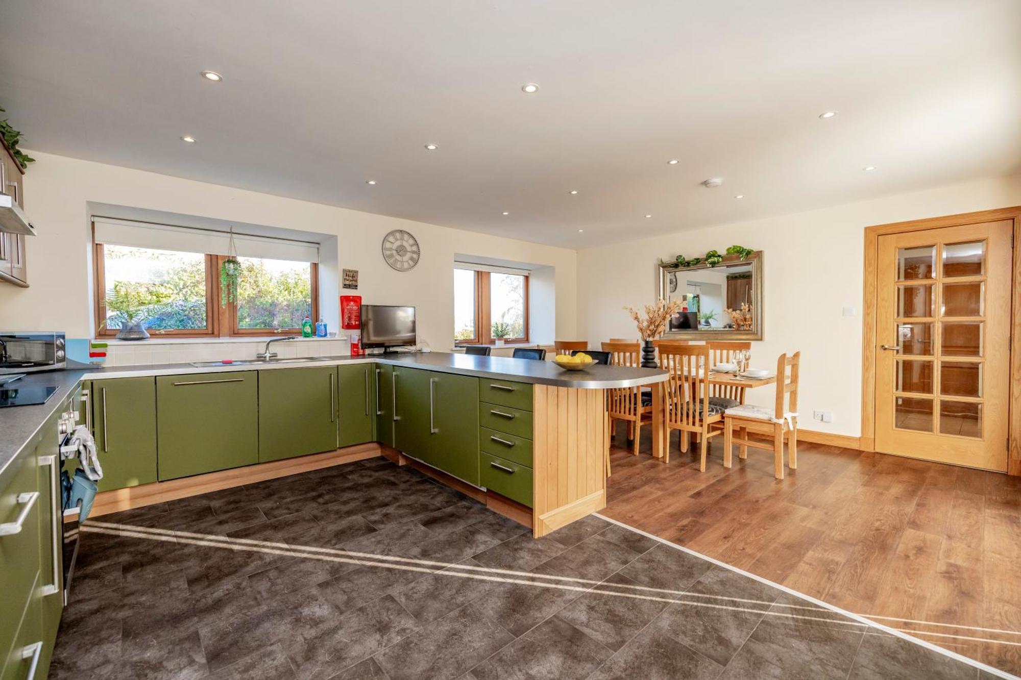 Apartment Stunning - Cinema, Games & Hot Tub
